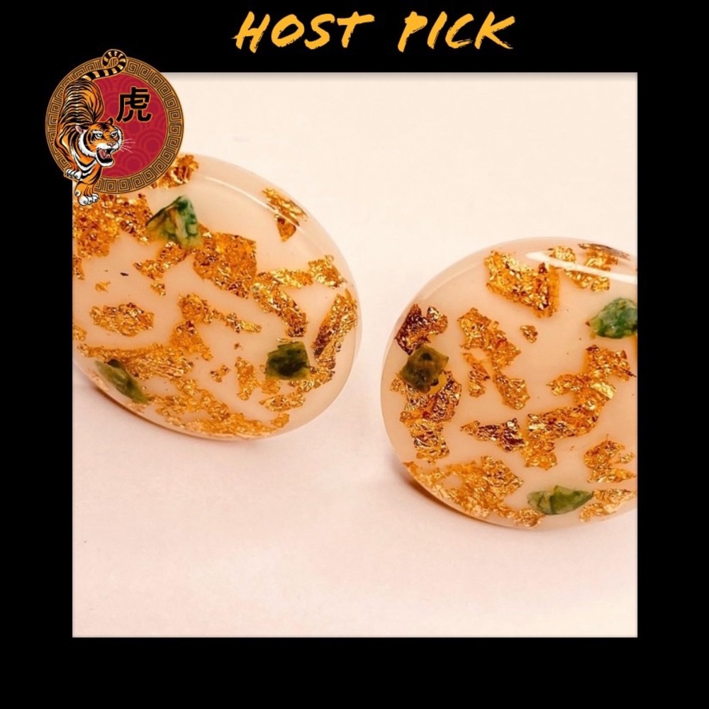 🔴 Vintage Mid Cent Embedded Lucite Button Earrings